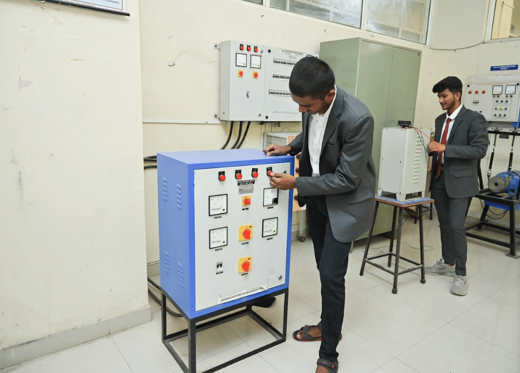 Alard University Powered by Emversity College Images photo 11